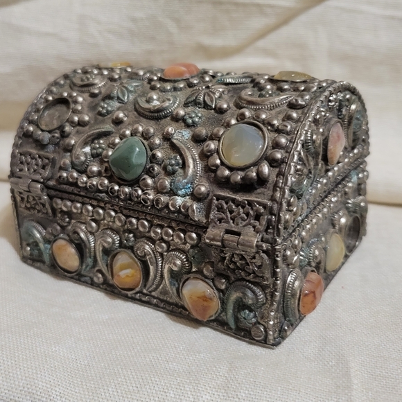 Vintage Moroccan Ornate Silvertone Trunk  w/Agate stones. - Picture 3 of 5